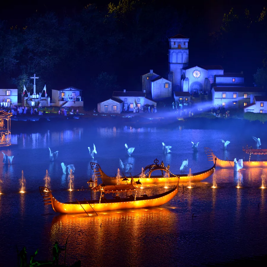 FUTUROSCOPE, PUY DU FOU & VOLCAN DE LEMPTEGY
