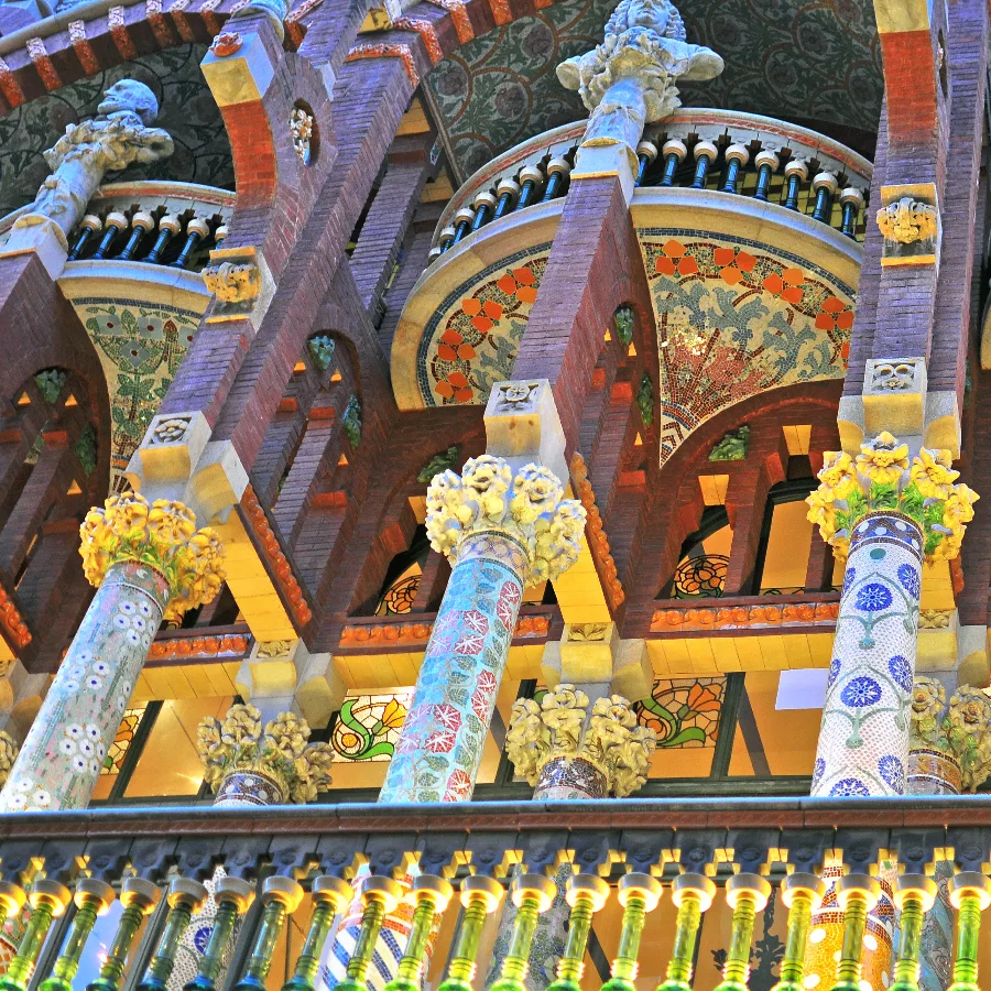 BARCELONE, GAUDI & le MODERNISME