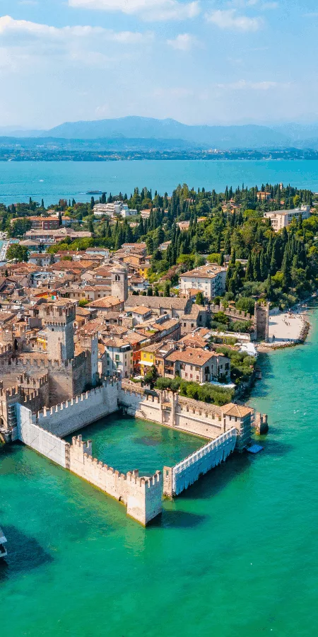 ENTRE VILLA PALLADIENNE ET CITES MEDIEVALES