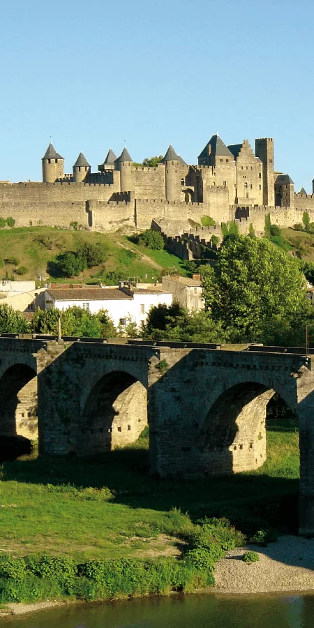 CARCASSONNE ET L'ESSENCE MEDIEVALE