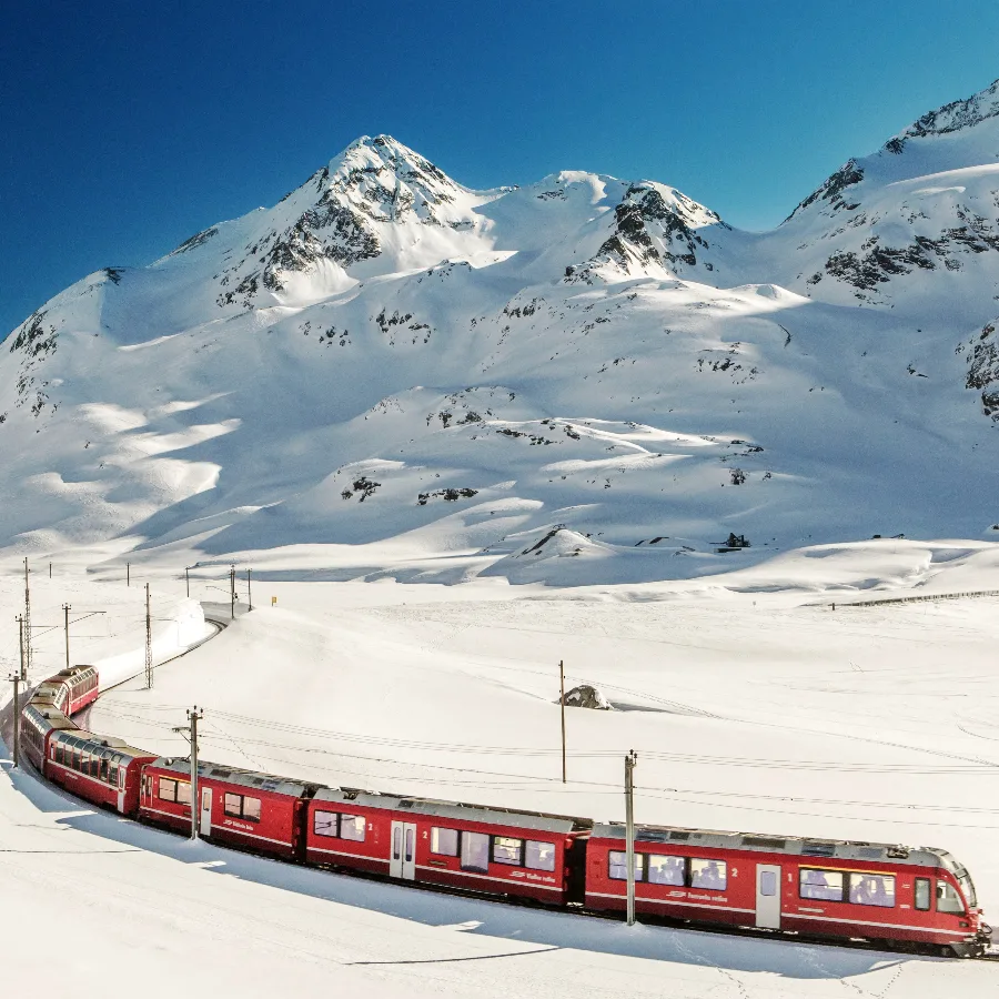 Magie hivernale en Suisse avec le Bernina Express 