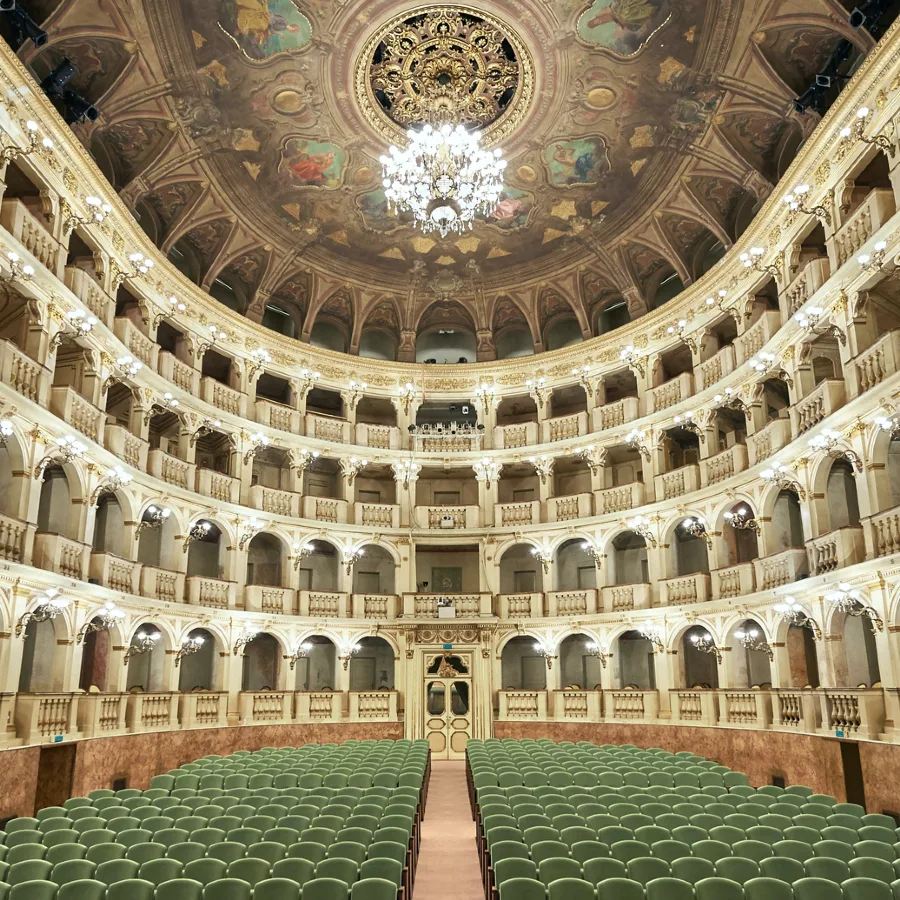 Au Théâtre Communal de Bologne